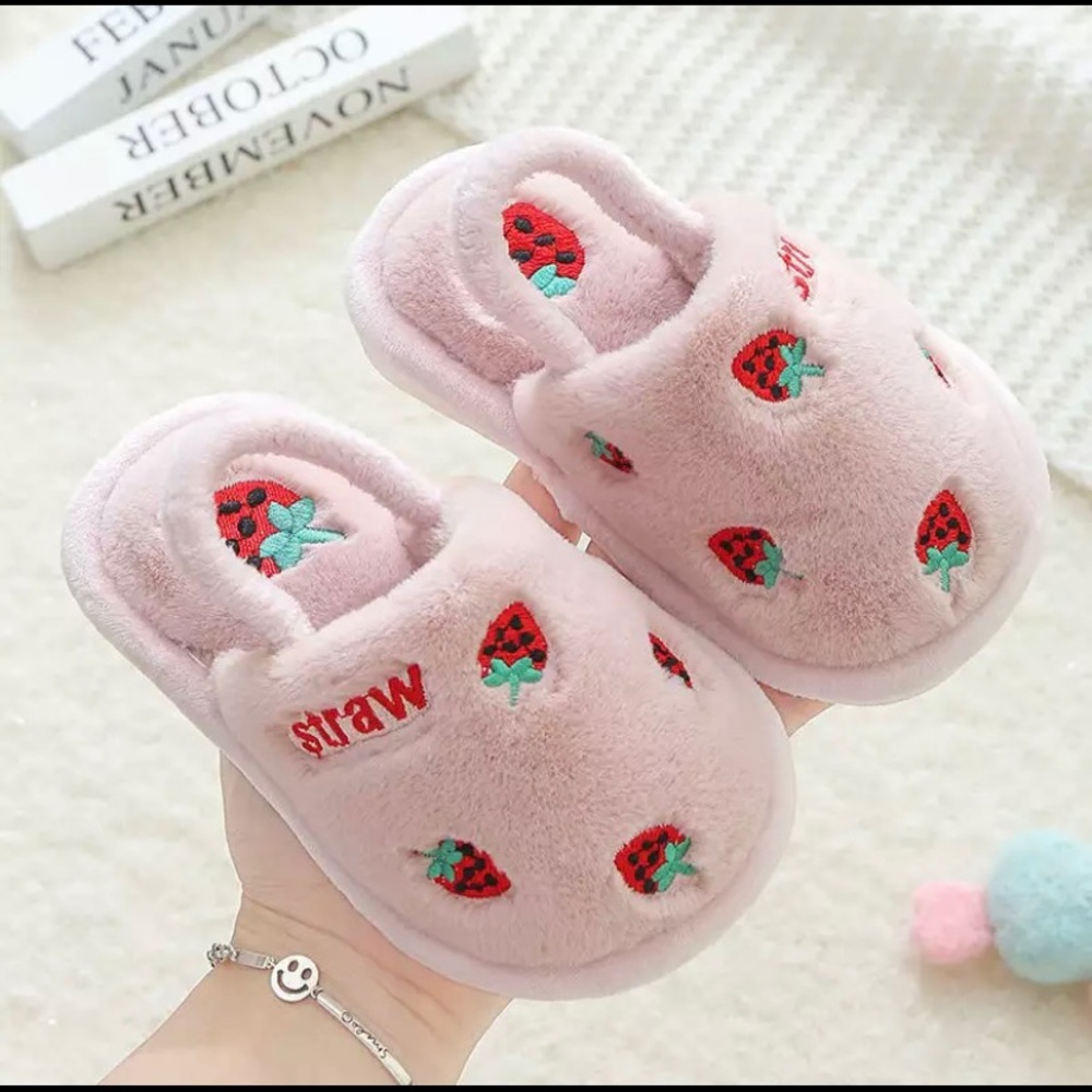 Kid’s house slippers